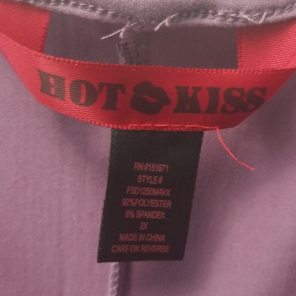 Cold shoulder dress - Picture 2 of 2